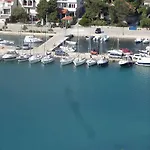 Oda ve Kahvaltı Gina 3*