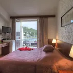 Gina 3* Tisno