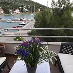 Oda ve Kahvaltı Gina 3*