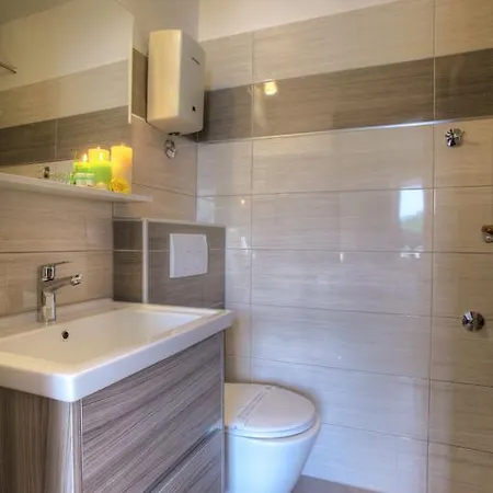 Gina Bed and Breakfast