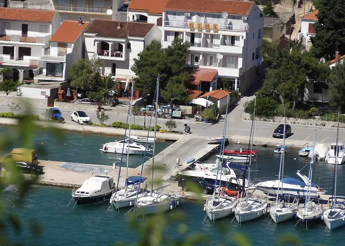 Gina 3* ティスノ