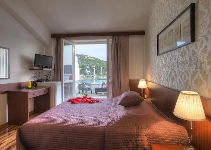 Gina Bed & Breakfast 3* Тисно