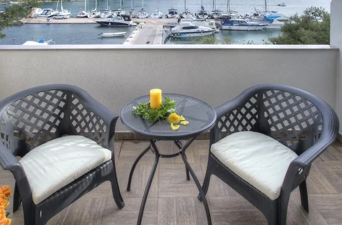 ベッド・アンド・ブレックファスト Gina 3*